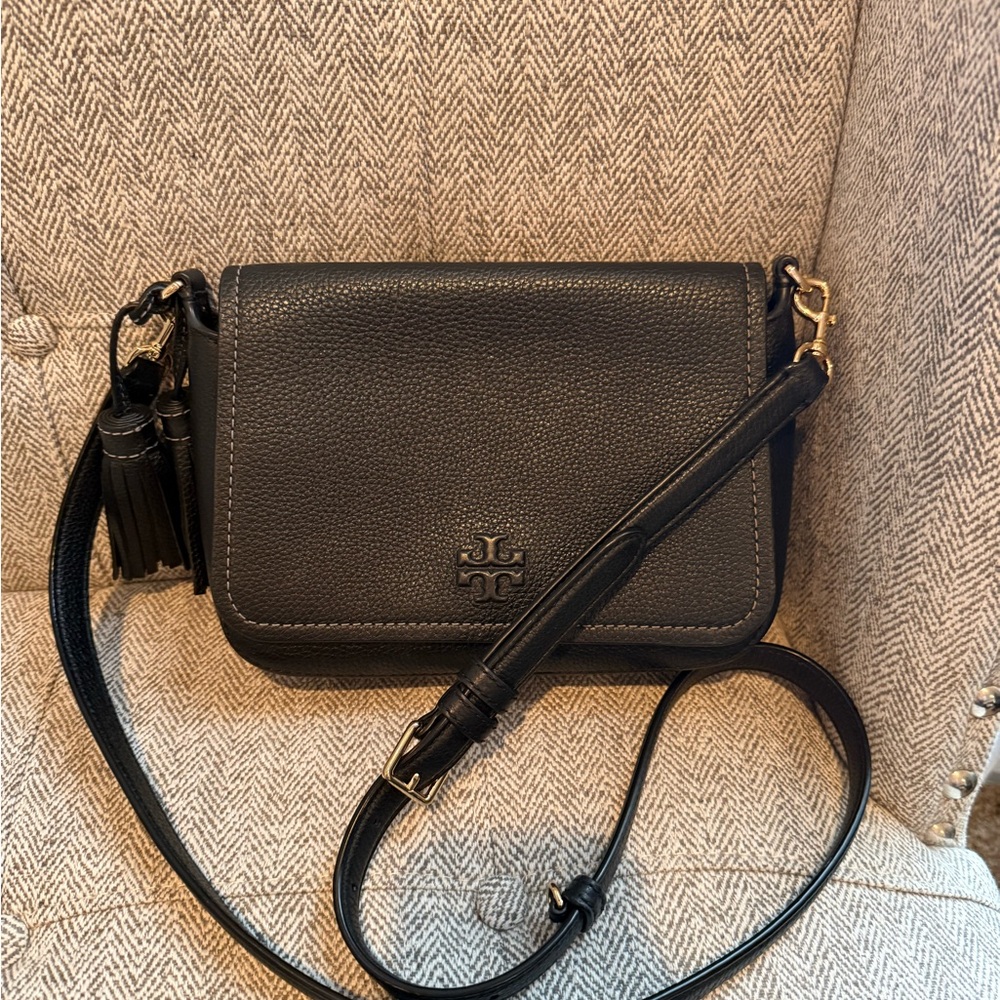 Tory Burch Pebble Black Leather Crossbody Bag.